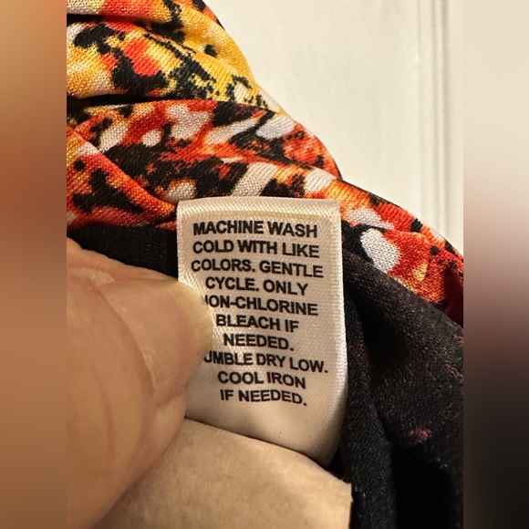 Dress size large - Picture 4 of 8